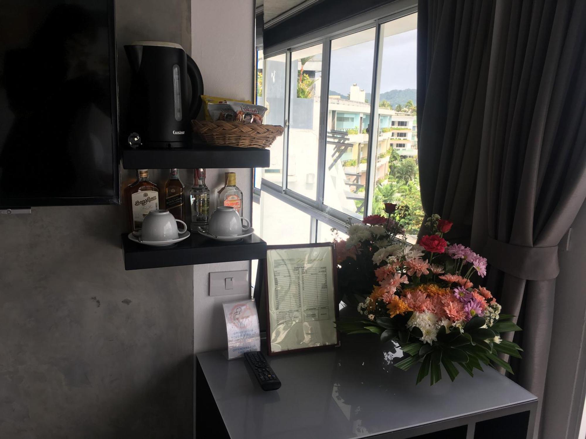 The Front Hotel And Apartments Patong Room photo